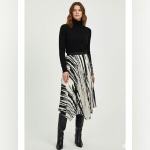 {Express} NWR Black and White Assymetrical Pleated Skirt - Size XL/XXL
